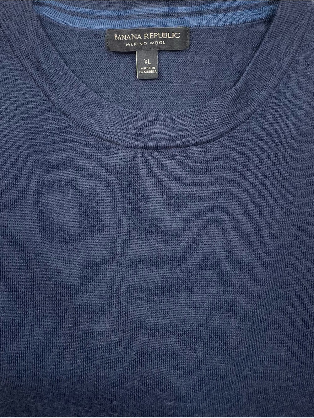 Banana Republic Men’s Navy 100% Merino Wool Crewneck Sweater